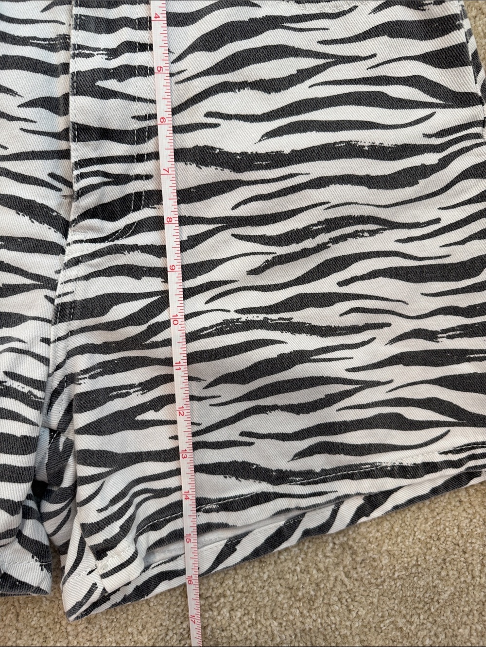 Zara Zebra-Print High-Rise Denim Shorts - Picture 5 of 7